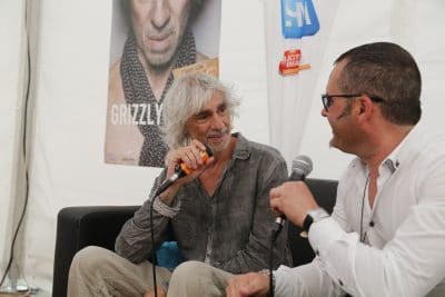 Sébastien Galaup-animateur micro-Louis Bertignac-interview-festival